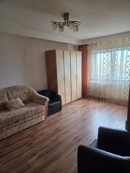Apartament 2 camere balcon inchis cu pivnita si boxa in Vasile Aaron