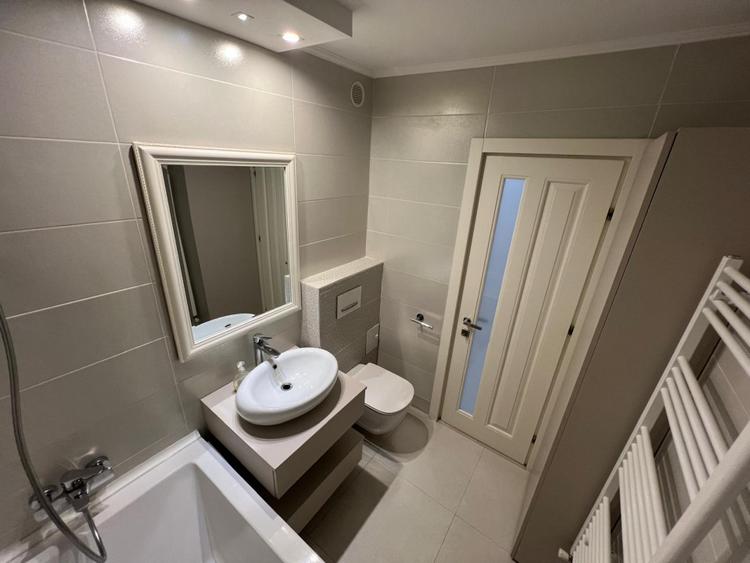 E3, 3 camere 100 mp, mobilat si renovat modern centrala, termica