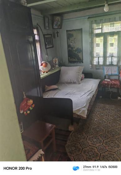 De vânzare: Gospodărie tradițională cu 2 case și teren 1.000 mp – Sat Băhnișoara