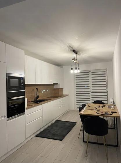 Apartament 2 camere pe lombului la etajul 5, 62 mp, balcon