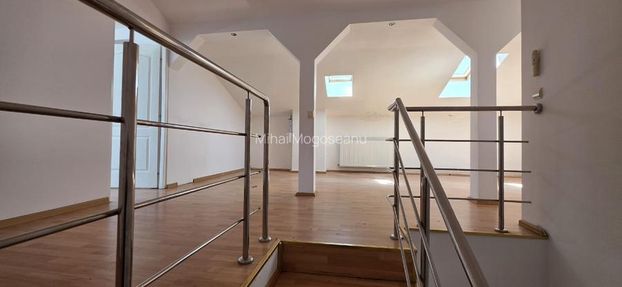 Vilă Premium cu 6 Dormitoare de Vânzare în Floreasca-Stradă Privată & Grădină - 2