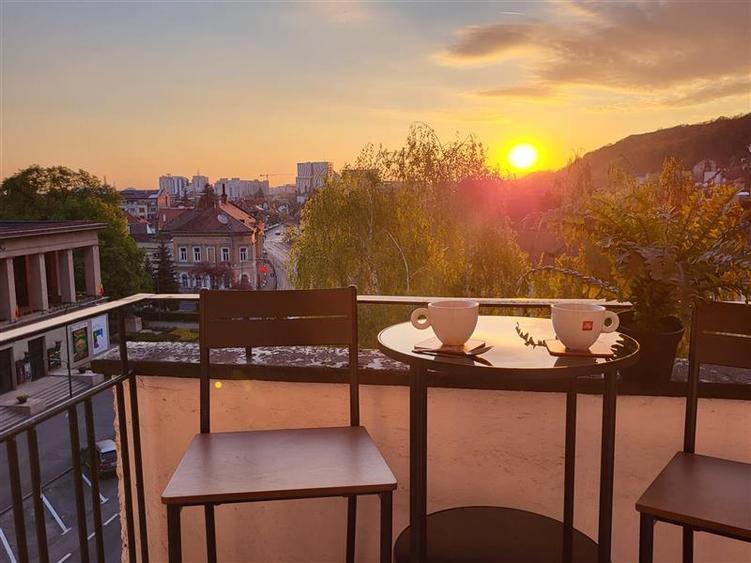 APARTAMENT 2 CAMERE, ULTRACENTRAL VIZAVI DE TEATRUL SICA ALEXANDRESCU
