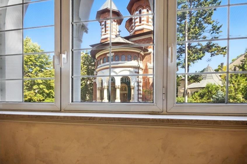 Vila cu arhitectura deosebita, adiacent Bd-ului  Lascar Catargiu, refacuta - 6