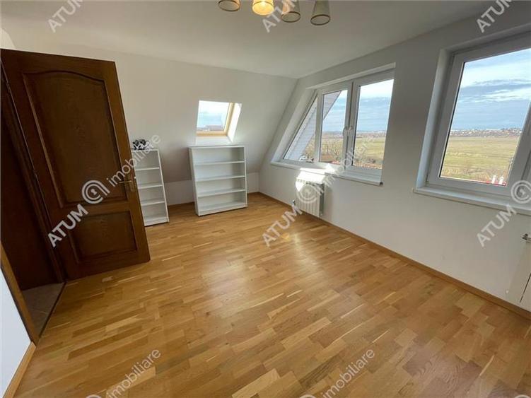 Casa cu 8 camere si 800 mp curte in zona Calea Poplacii Sibiu
