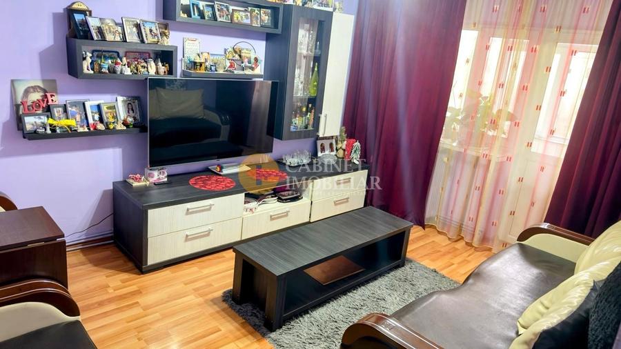 4 CAMERE DECOMANDAT + 2 BAI - 84 MP -Zona Galata
