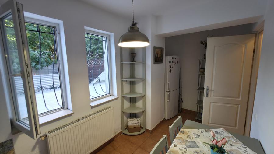 Apartament cu terasă spectaculoasă și garaj subteran