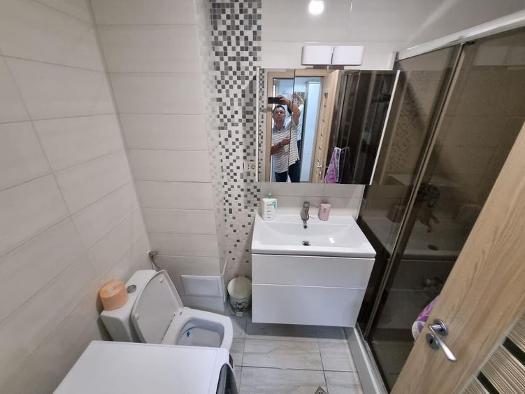 Compozitori-apartament 3 camere decomandat