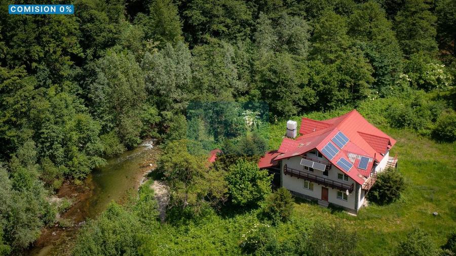 Casa de vacanta perfecta pe malul Cernei