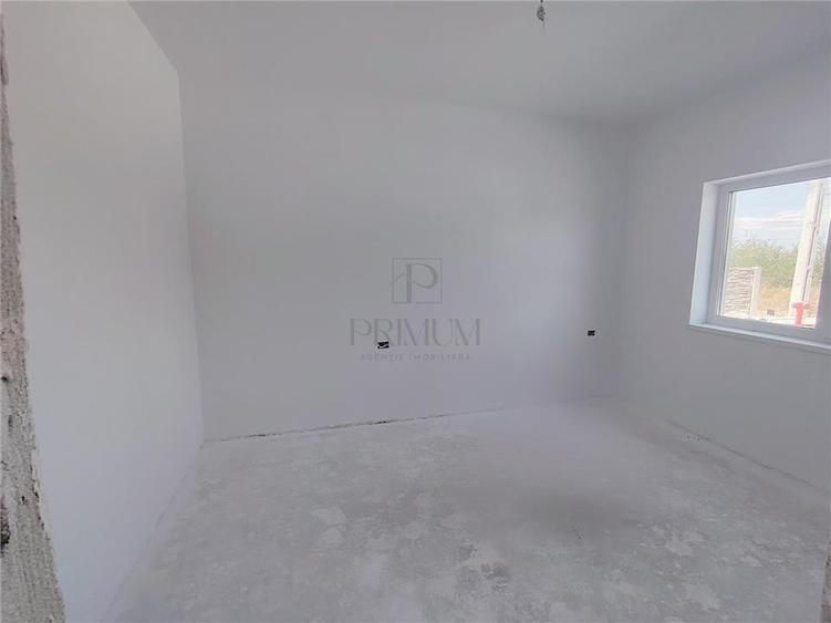 DUPLEX MANSARDABIL - SEPARAT PRIN BAIE - PERSONALIZARE INTERIOARA