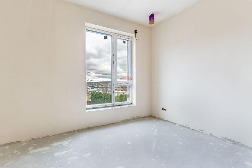 Duplex modern in Voronet, 136 mp utili, garaj si teren 325 mp