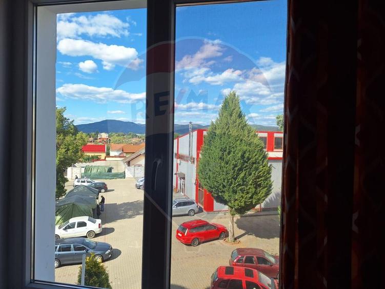 Apartament cu 2 camere în zona Central Simeria, Hunedoara