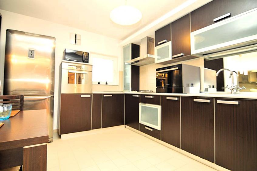 INCHIRIERE APARTAMENT 4 CAMERE DECEBAL – RESTAURANT DUMAN