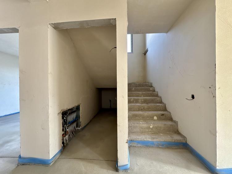 Casă cu garaj, 130 mp, 400 mp teren, CF disponibil, Chinteni