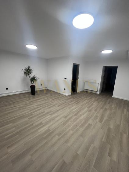 Spatiu comercial de inchiriat zona Apollo