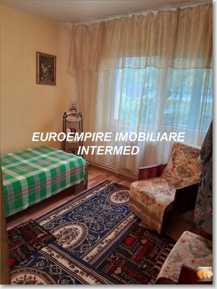 Apartament 2 camere de vanzare zona Poarta 6