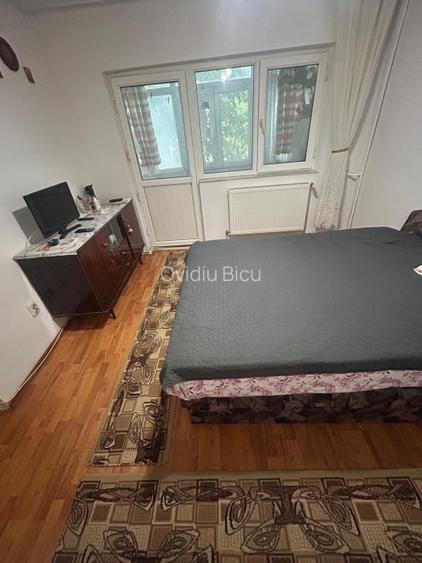 Apartament 3 camere, Fetești , jud Ialomița , 77mp , decomandat, etaj 1 - 2