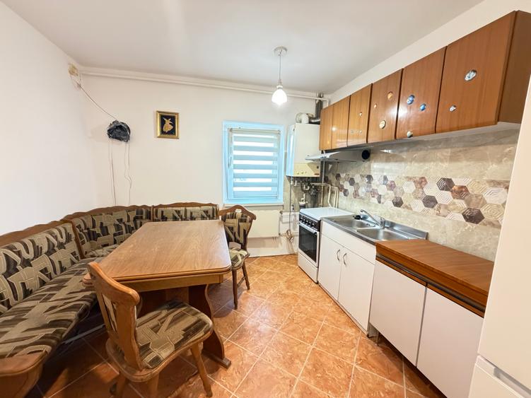 Inchiriez ap 2 camere Aradului
