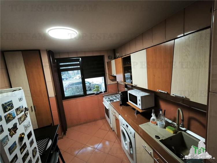 Apartament de vanzare 3 camere amenajat cu gust in zona Giulesti
