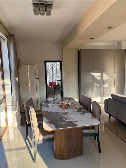 Apartament tip Penthouse | 95 mp | Singur pe nivel | Living 56 mp | Complex rezi