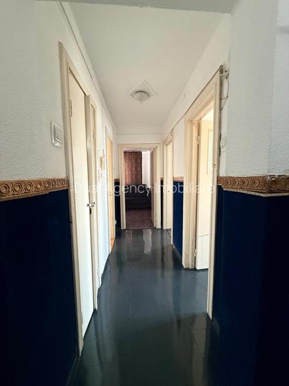Centru Civic Hala Centrala , apartament 2 camere decomandat , etaj intermediar - 3