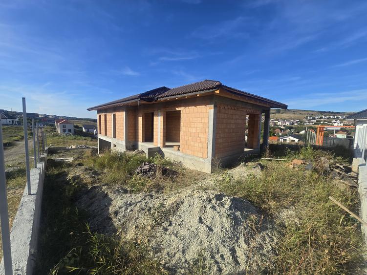 Casa unifamiliala D+P, la intrare in Chinteni