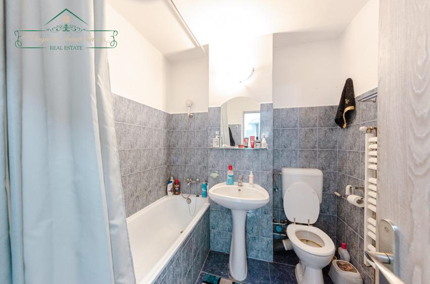 Apartament 3 camere cu centrala proprie, zona Miorita, Arad