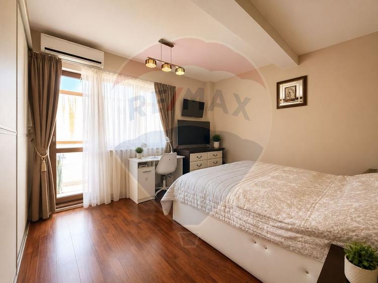 Apartament de vânzare zona Peninsula Constanta zona Cazino Bloc Nou