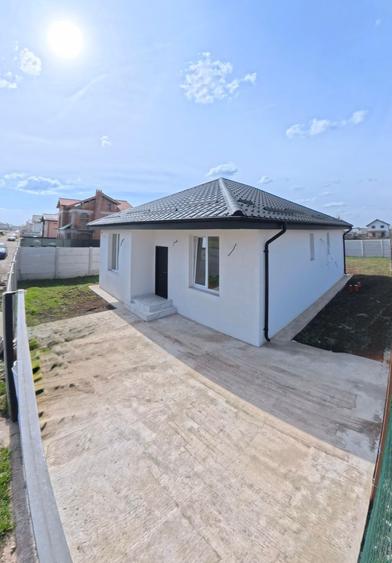 Casa 4 camere, 2 bai, 106 mp utili, Teren 430 mp, Berceni Str Fluturilor