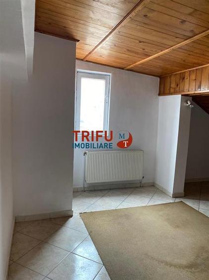 Apartament 4 camere cu scara interioara de vanzare zona Centru