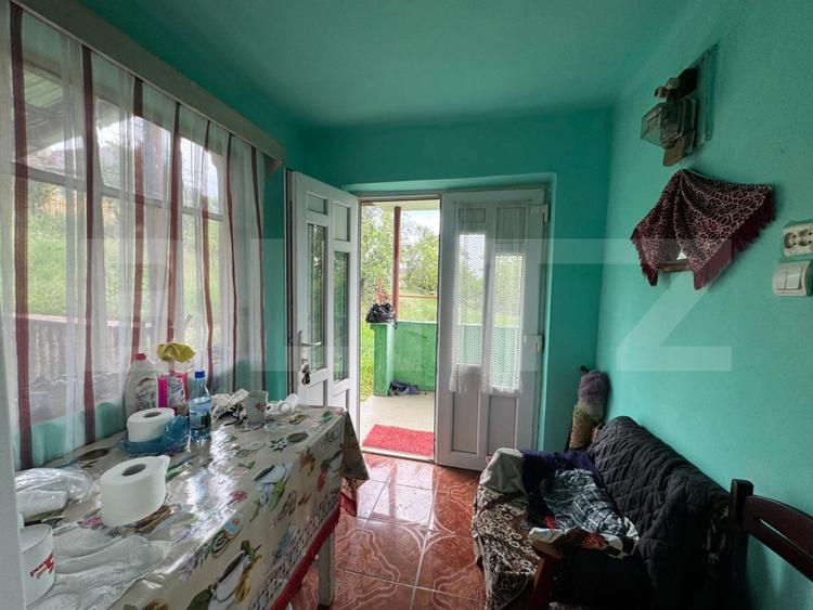 Casa cu 2 camere 50 mp si 836 mp teren, in Magura