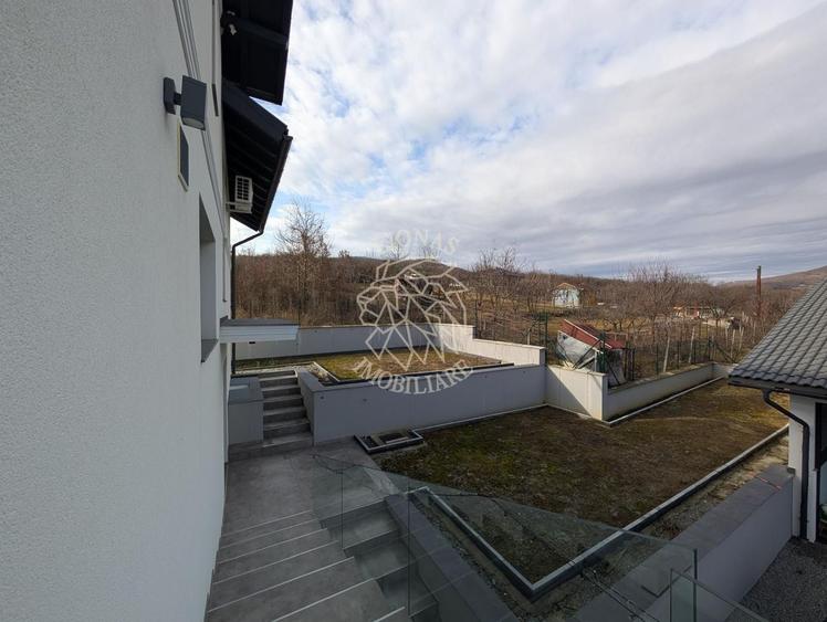 Casa de Lux 378 mp con.-teren 1250 mp-foisor-Valea Rusului