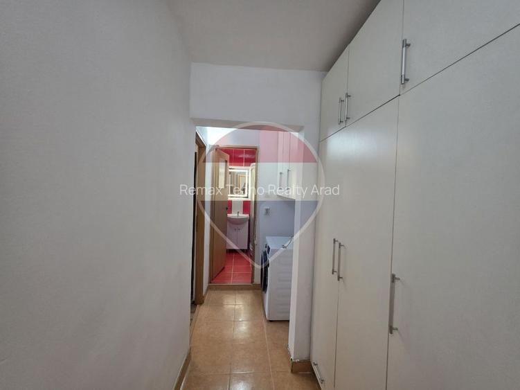 Apartament 4 camere decomandat etaj 2 centrala în zona Confectii