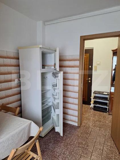 De inchiriat/Apartament 2 camere decomandat, complet utilat, lift