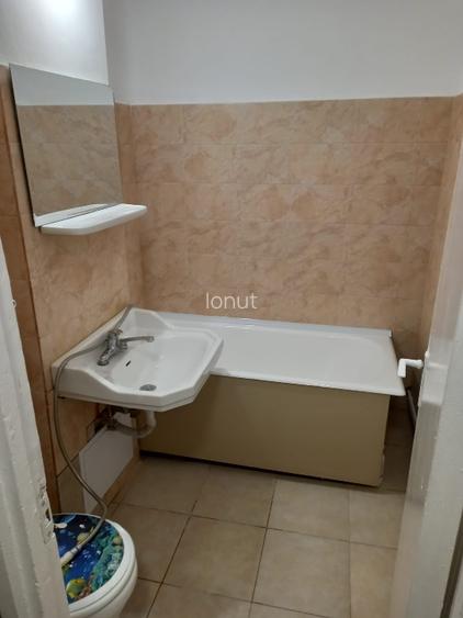 Particular închiriez garsonieră  - 5