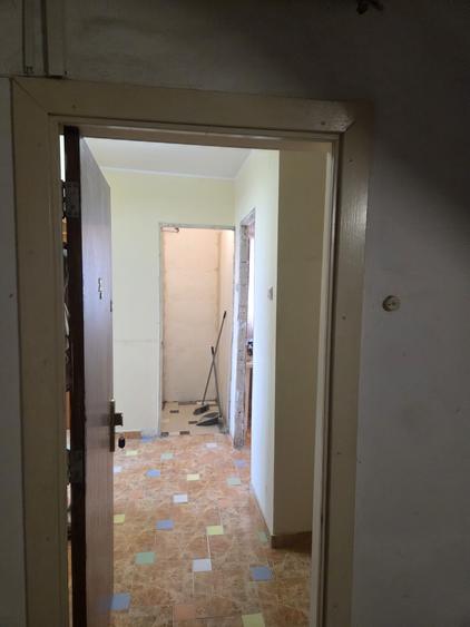 Drumul Taberei 3 camere metrou Raul Doamnei