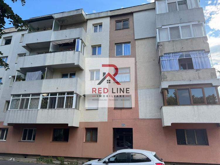 Apartament 3 camere, decomandat,etaj 4 (zona centrala Hotel Traian)