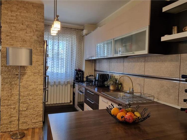 GIROC - 2 CAMERE - ETAJ INTERMEDIAR - PARCARE INCLUSA - ZONA EXCELENTA