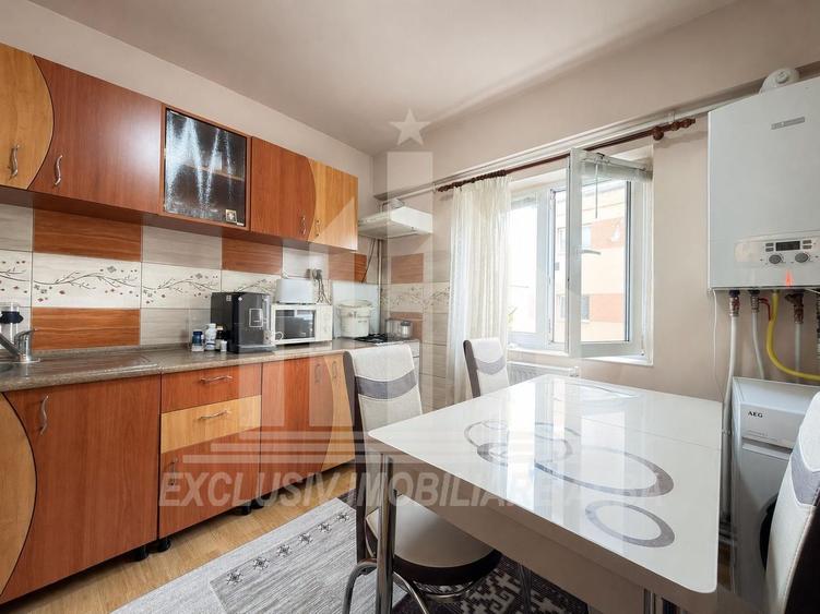 Apartament 3 camere decomandate | 2 bai | 70 mp | Etaj 3 | Cetate
