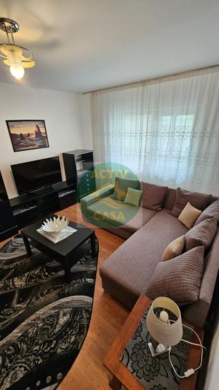 De inchiriat apartament 2 camere, etaj 1,zona Roman Voda