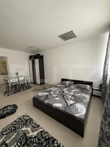 Apartament de vanzare , curte comuna, 2 camere, Zona Semicentral