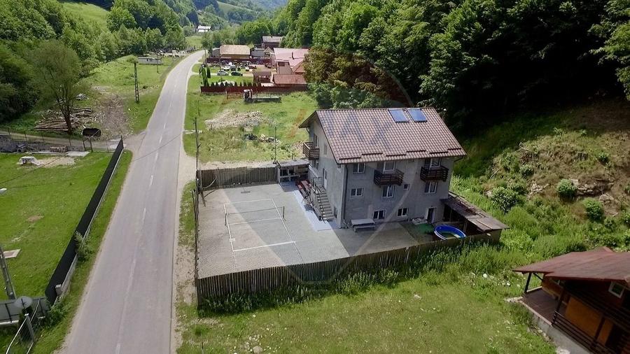 Oportunitate de investitie Maguri Racatau, 7 camere, ciubar,