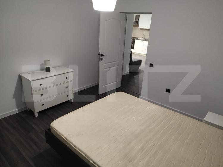 Apartament 3 camere, 60 mp, parcare, zona Teilor