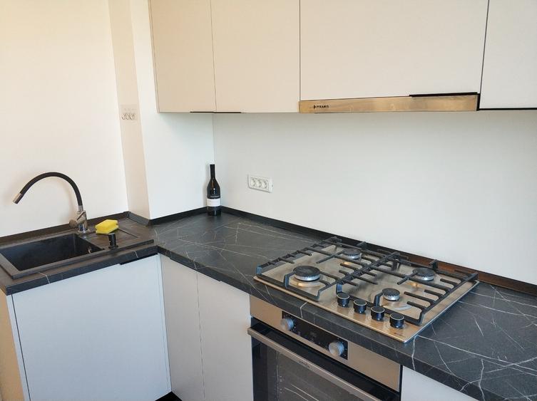 Tomis Nord - Ciresica - Apartament renovat, cu centrala cu gaz si loc de parcare