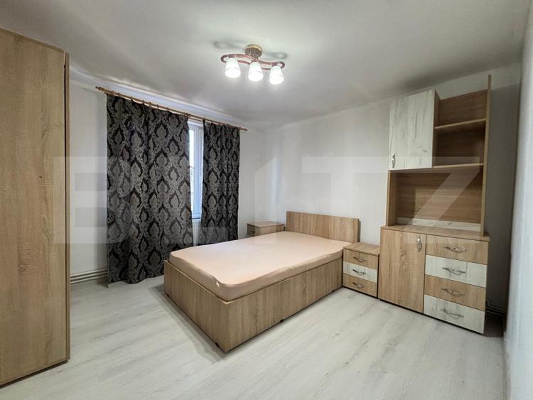 Apartament de vanzare, cu 2 camere, 50 mp, etaj 3, zona Independentei