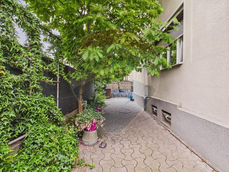 Vila generoasa cu 5 camere si curte, de vanzare in zona 13 Septembrie - 33