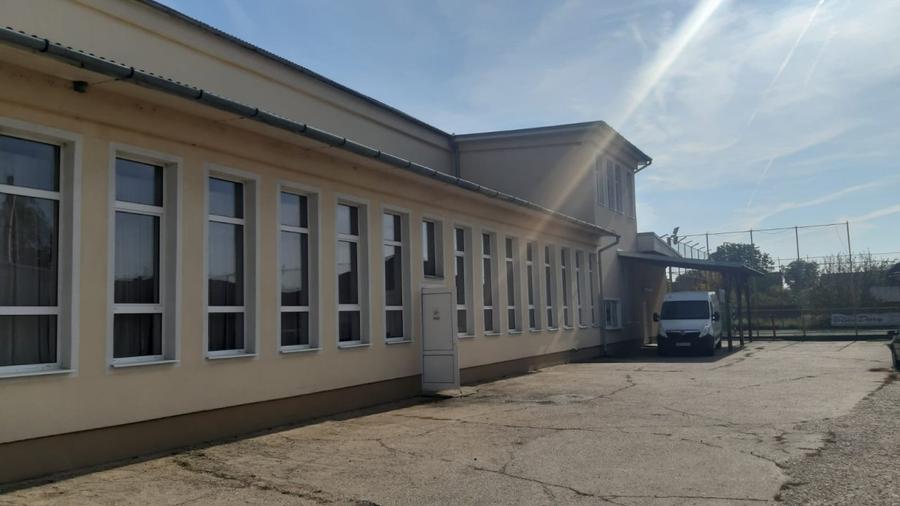 Cladire P+1, 1600mp utili cu teren aferent in localiatea Carei