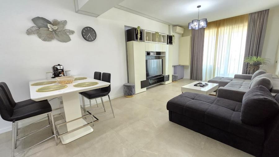 Apartament 2 camere Sea on Mamaia Nord pe plaja parcare inclusa termen lung