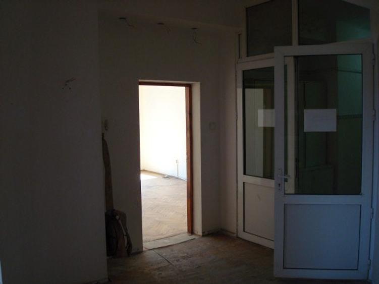 Birou, 96 mp în Universitate