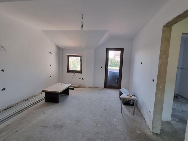 Vila cu garaj Gheraiesti Arinilor - langa cartier Smarald