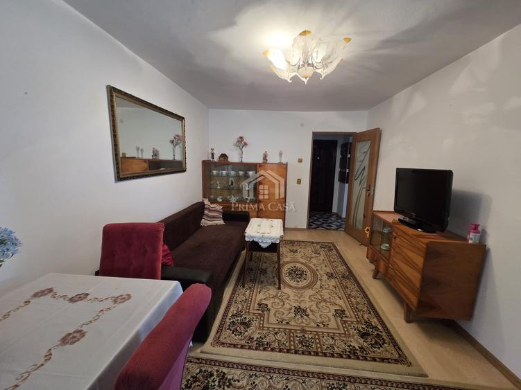 Apartament cu 3 camere, zona Bvd. Stafionului/BZ ~ etaj 3 din 4 ~ cu imbunatatir